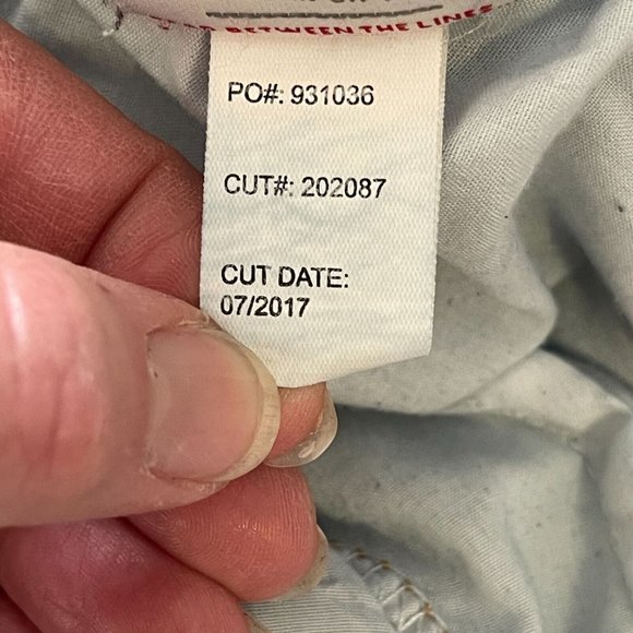 Torrid Boyfriend Stretch Mid-Rise Rip & Repair Jeans Plus 20 R Whiskers Stitched - Picture 15 of 16